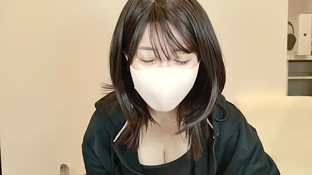 xx natsumegu xx online show from January 3, 2025, 3:49 am