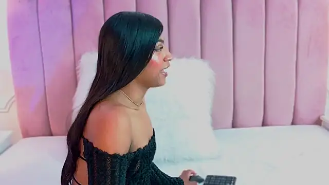 Snapshot of KimberlyCutee chatting on June 20, 2026, 8:22 pm KimberlyCutee online show from June 20, 2026, 8:22 pm