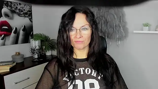 HelenLuxx online show from January 20, 2025, 6:53 am