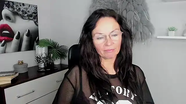 HelenLuxx online show from January 20, 2025, 10:18 am