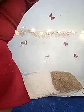 keterinjones--11 online show from December 20, 2025, 1:34 am