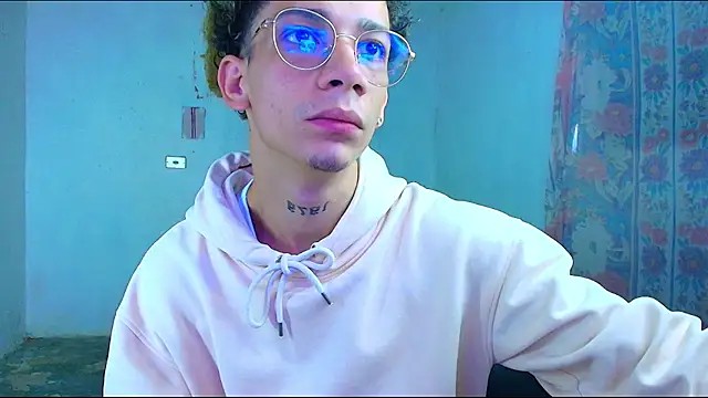 mateodeamjo online show from February 9, 2026, 2:43 pm