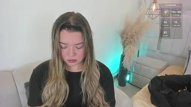 1m dalhia online show from April 8, 2026, 8:42 pm