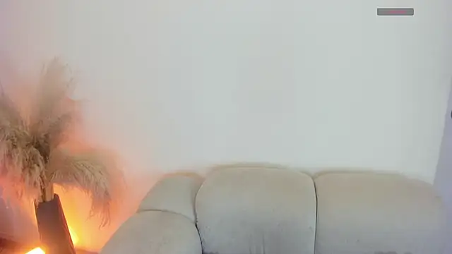 1m dalhia online show from April 13, 2026, 9:09 pm