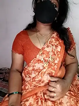 Snapshot of louise92 chatting on May 30, 2026, 4:37 pm louise92 online show from May 30, 2026, 4:37 pm