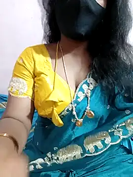 Snapshot of louise92 chatting on June 19, 2026, 7:12 am louise92 online show from June 19, 2026, 7:12 am