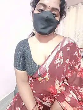 Snapshot of louise92 chatting on July 20, 2026, 6:49 am louise92 online show from July 20, 2026, 6:49 am