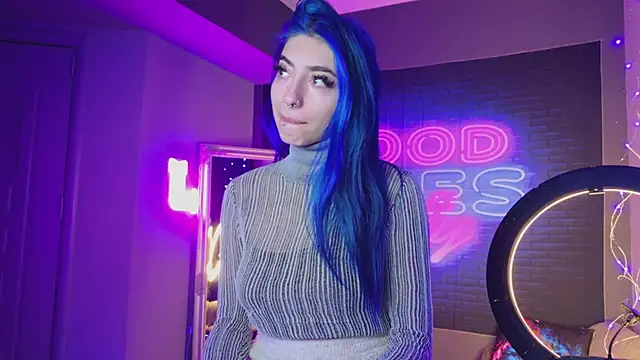 AriaVoss online show from December 11, 2024, 8:18 pm