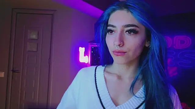 AriaVoss online show from December 19, 2024, 8:44 pm