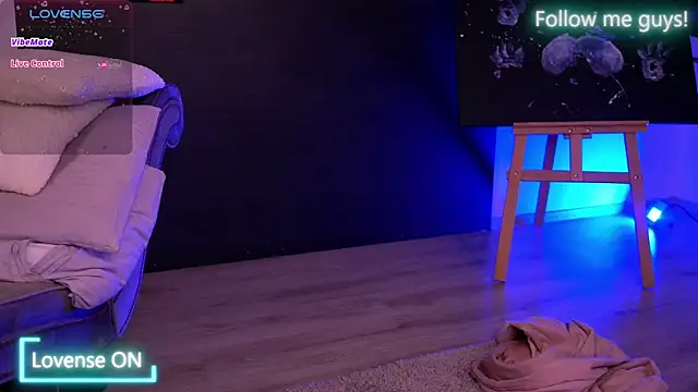 AriaVoss online show from October 5, 2025, 8:18 pm