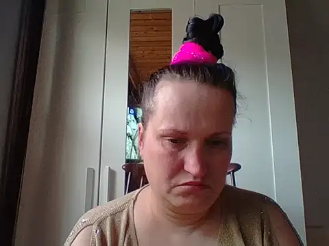  squirty cum lady  online show from February 25, 2025, 1:06 pm