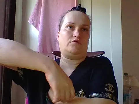  squirty cum lady  online show from March 17, 2025, 4:22 pm