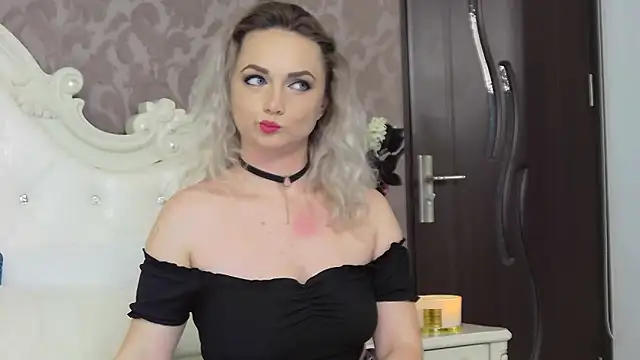 EllianaReese online show from February 12, 2025, 5:37 am