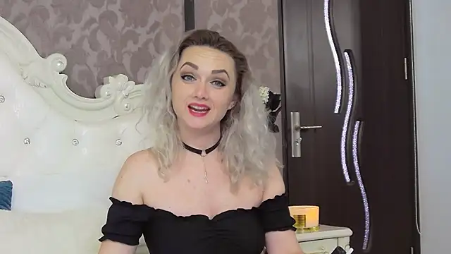 EllianaReese online show from February 12, 2025, 11:40 am