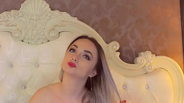 EllianaReese online show from March 19, 2025, 6:03 am