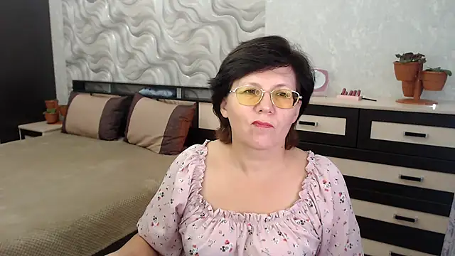 VitaCharm online show from December 2, 2024, 1:36 am