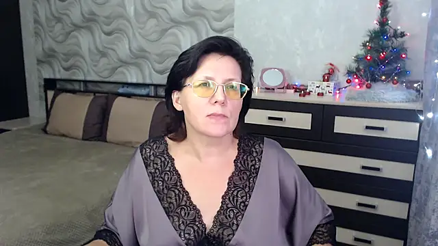 VitaCharm online show from January 13, 2025, 6:27 pm