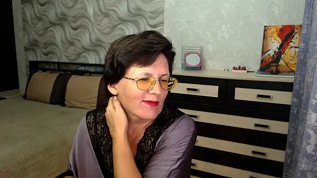 VitaCharm online show from October 3, 2025, 8:39 pm