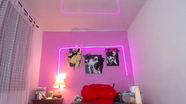 Niki Fox111 online show from February 7, 2025, 12:28 pm