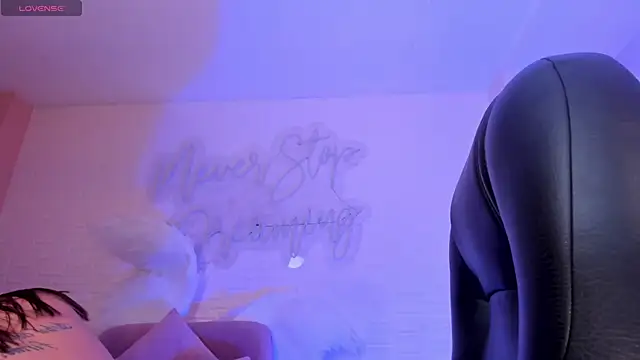 AllyJensen online show from February 9, 2025, 9:05 am