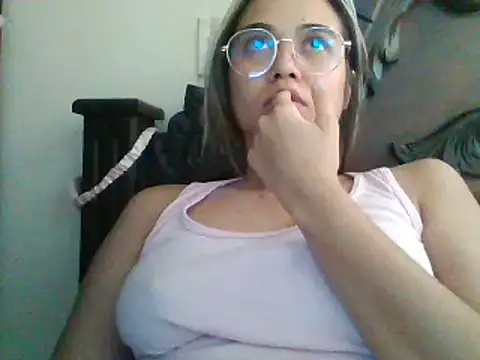 trianabell online show from January 17, 2025, 6:23 pm