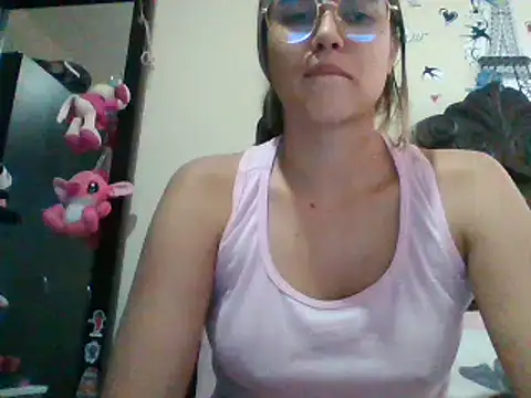 trianabell online show from January 17, 2025, 9:28 pm