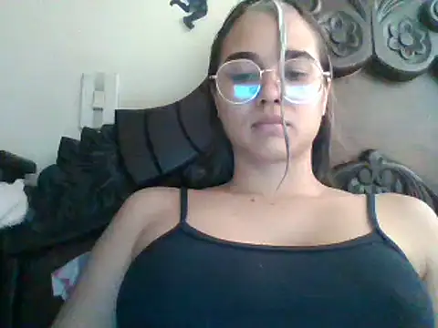 trianabell online show from January 21, 2025, 5:51 pm