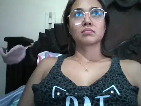 trianabell online show from January 22, 2025, 10:05 pm