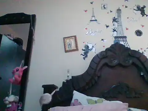 trianabell online show from February 28, 2025, 8:50 pm