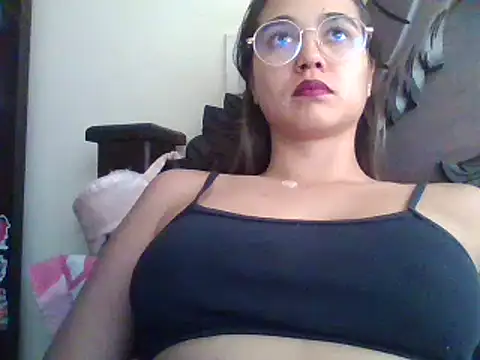 trianabell online show from March 21, 2025, 7:46 pm