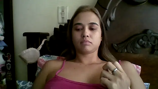 trianabell online show from September 19, 2025, 5:46 pm