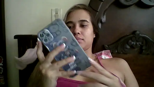 trianabell online show from September 27, 2025, 3:28 pm