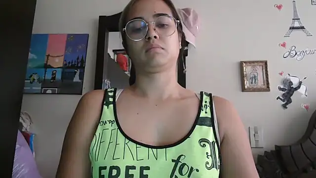 trianabell online show from February 24, 2026, 5:33 pm