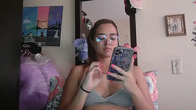 trianabell online show from April 14, 2026, 4:35 pm