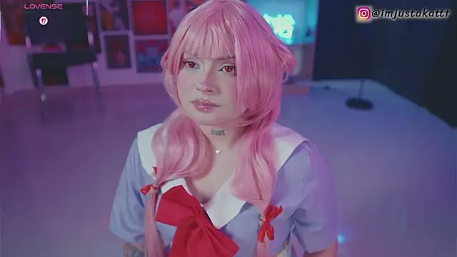 sensualkattt online show from October 26, 2025, 2:01 pm