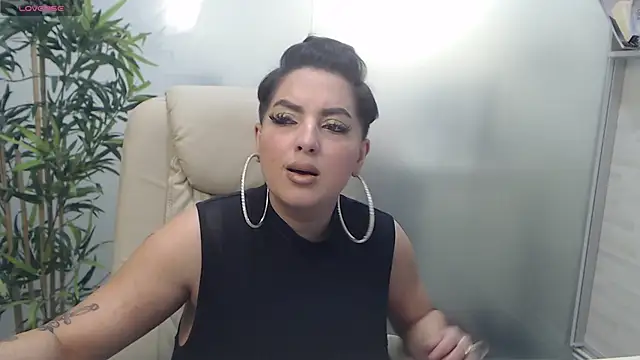 BustyAllyy online show from February 25, 2025, 11:00 pm