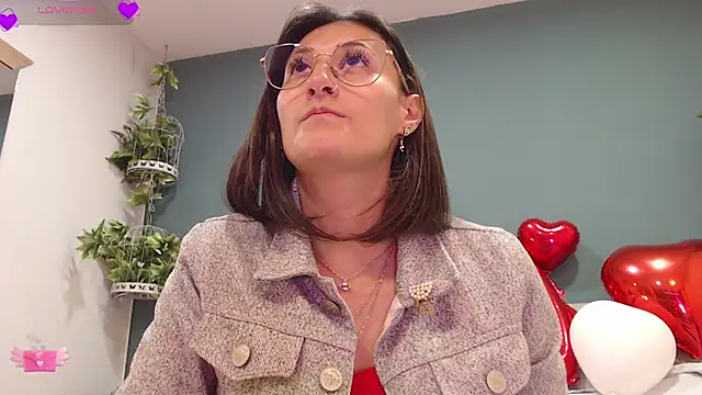 SharisWillian online show from February 15, 2025, 4:03 am