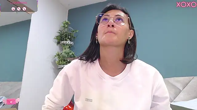 SharisWillian online show from September 10, 2025, 4:01 am