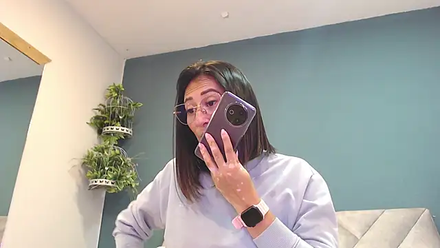 SharisWillian online show from February 5, 2026, 3:44 am