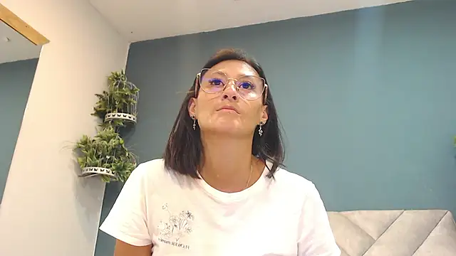 SharisWillian online show from April 22, 2026, 3:31 am