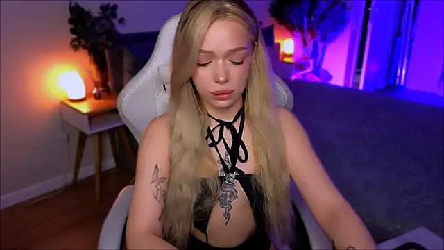 Lily Yin online show from April 5, 2026, 6:10 am