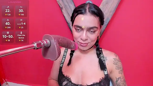 Snapshot of Foxy_Assh_ chatting on May 2, 2026, 3:33 am Foxy Assh online show from May 2, 2026, 3:33 am