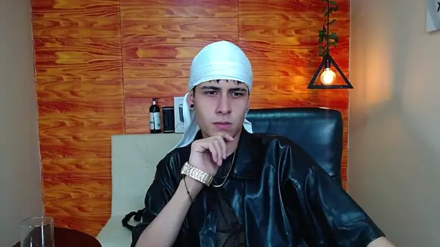 Bastiaan 28 online show from January 14, 2025, 2:19 am