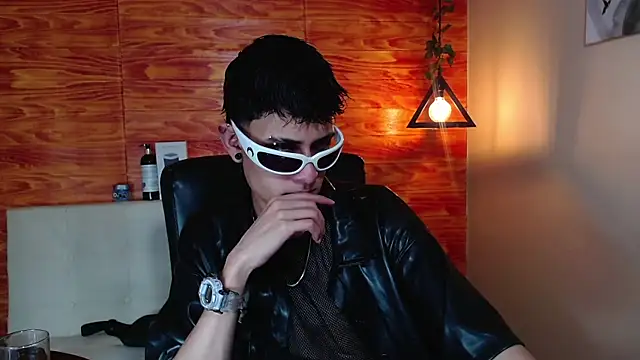 Bastiaan 28 online show from February 8, 2025, 3:19 am