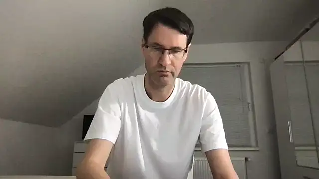 zxzx cam1 online show from February 1, 2025, 4:33 pm