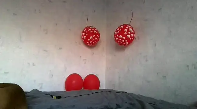 AngelinaLove28 online show from February 13, 2025, 2:20 pm