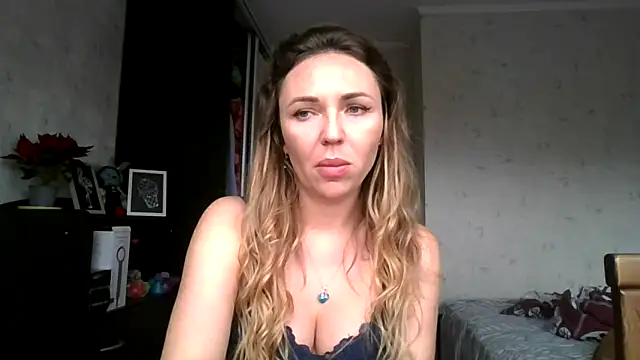 AngelinaLove28 online show from December 15, 2025, 8:29 am