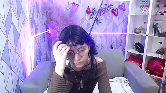 charlottemoonxz online show from October 6, 2025, 7:00 pm