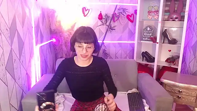 charlottemoonxz online show from November 11, 2025, 7:47 pm