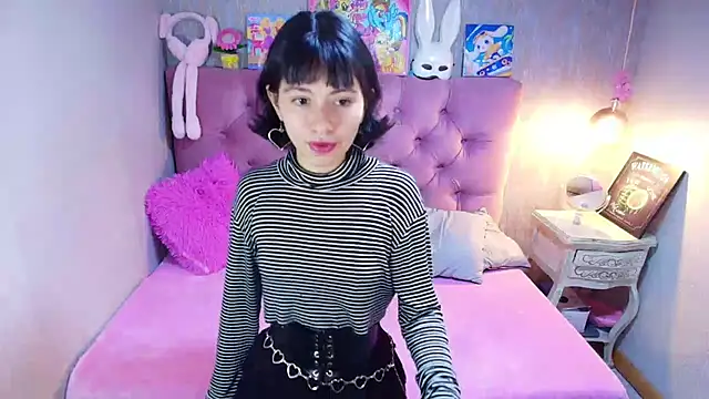 charlottemoonxz online show from February 3, 2026, 6:24 pm